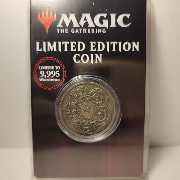 Magic The Gathering Limited Edition Embossed Coin Official MTG Collectible Badge - Picture 1 of 3